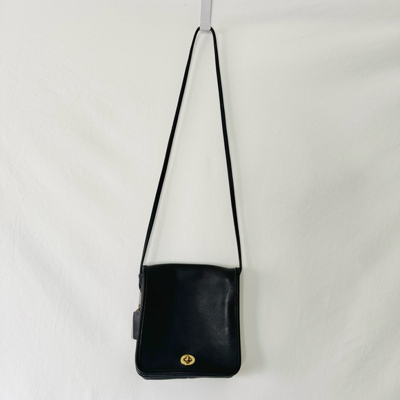 Vintage 90s Coach Black Leather 9620 Compact Pouch Crossbody Bag - Picture 1 of 16